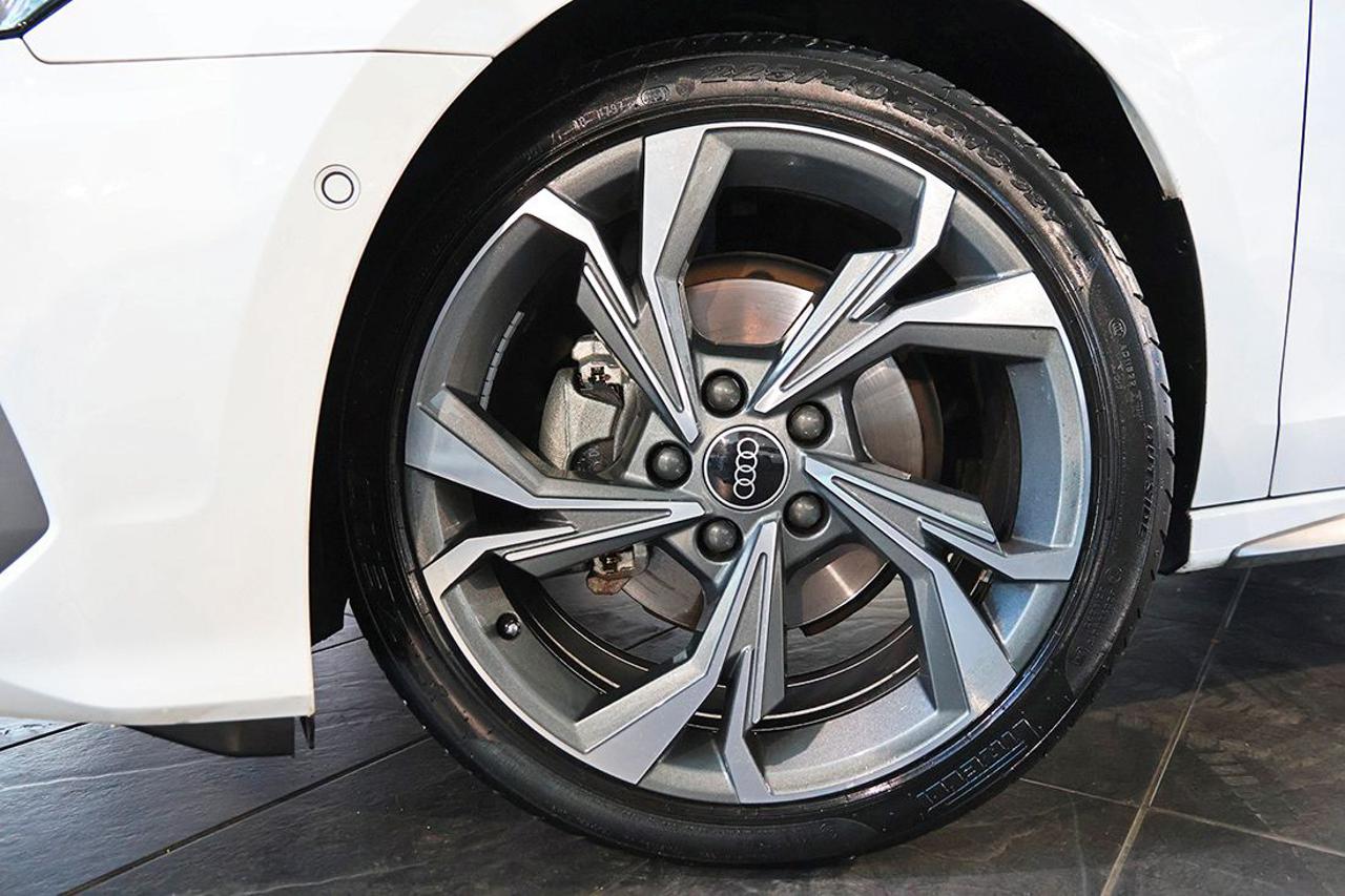 AUDI A3 30 TFSI Sedan S-Tronic S-Line - 6