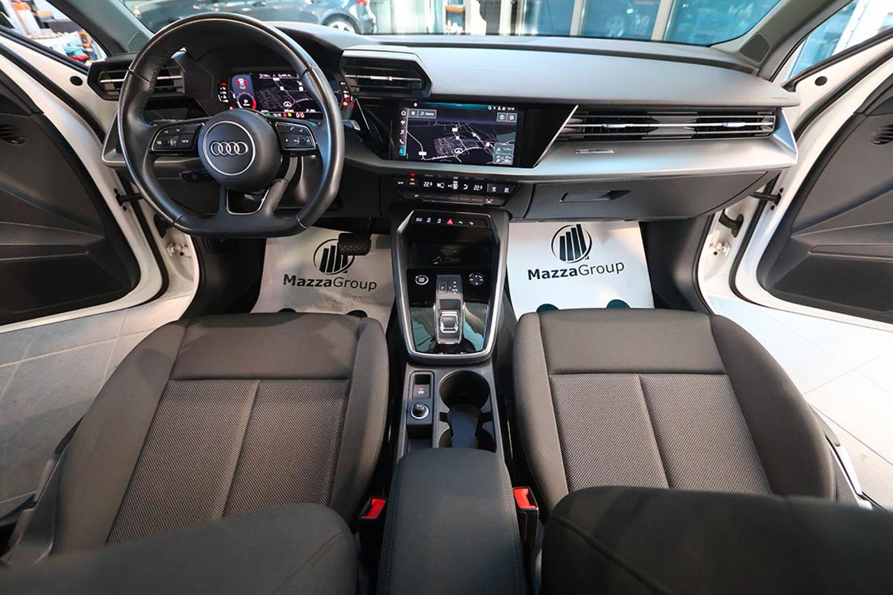 AUDI A3 30 TFSI Sedan S-Tronic S-Line - 14