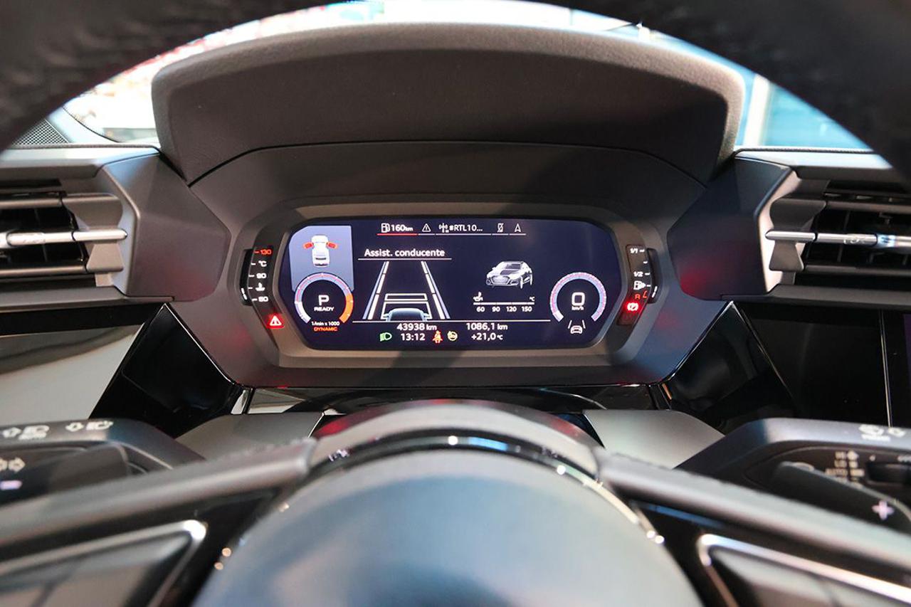 AUDI A3 30 TFSI Sedan S-Tronic S-Line - 30