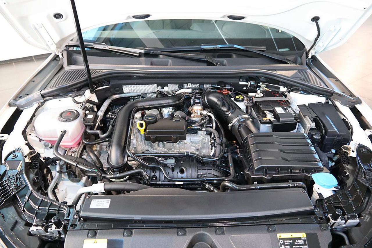 AUDI A3 30 TFSI Sedan S-Tronic S-Line - 11