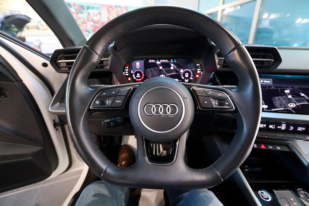 AUDI A3 30 TFSI Sedan S-Tronic S-Line - 20