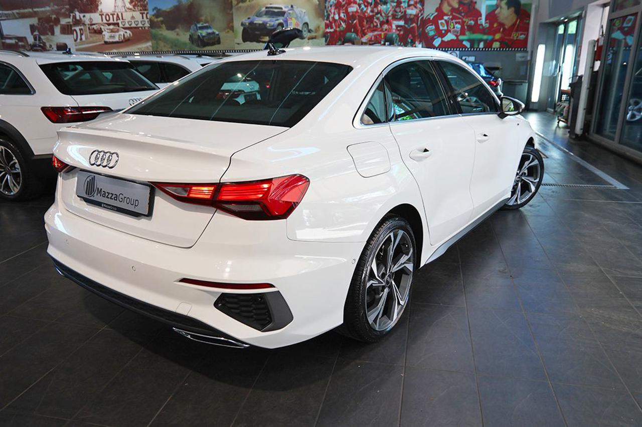 AUDI A3 30 TFSI Sedan S-Tronic S-Line - 9