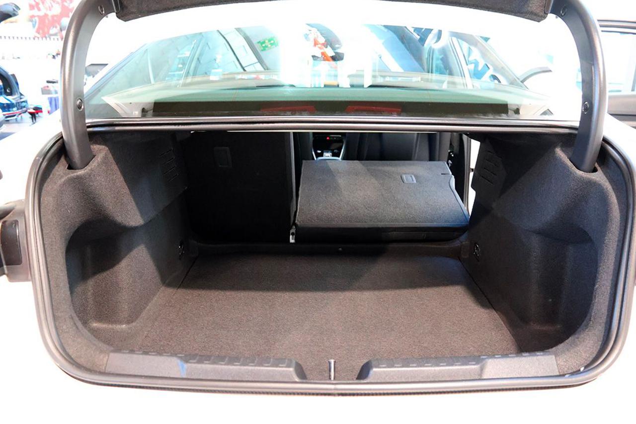 AUDI A3 30 TFSI Sedan S-Tronic S-Line - 12