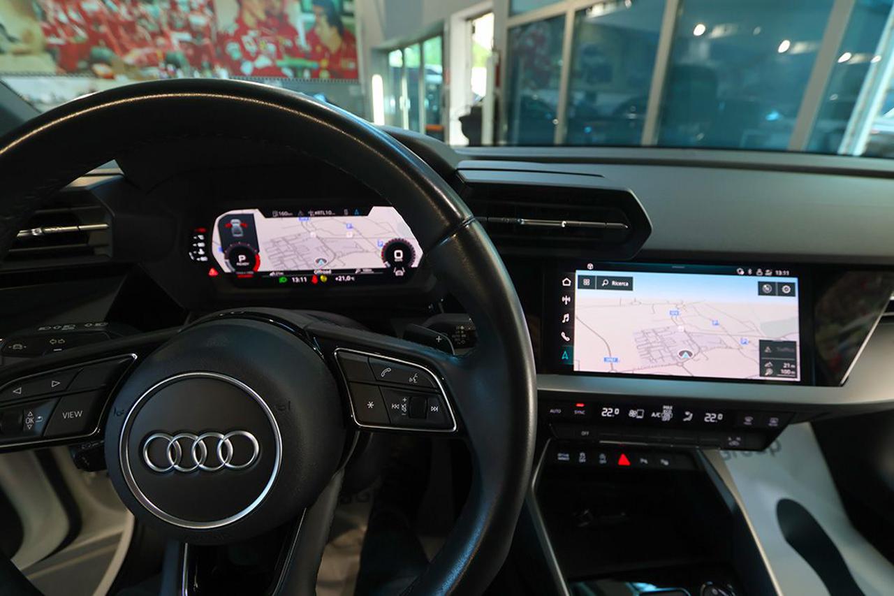 AUDI A3 30 TFSI Sedan S-Tronic S-Line - 32