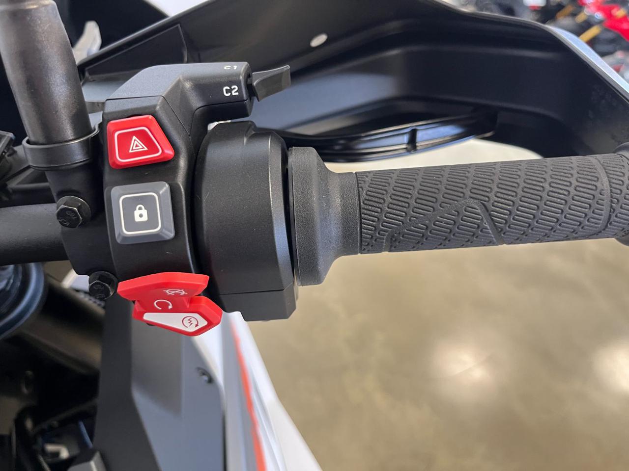 KTM 1290 Super Adventure S - 11