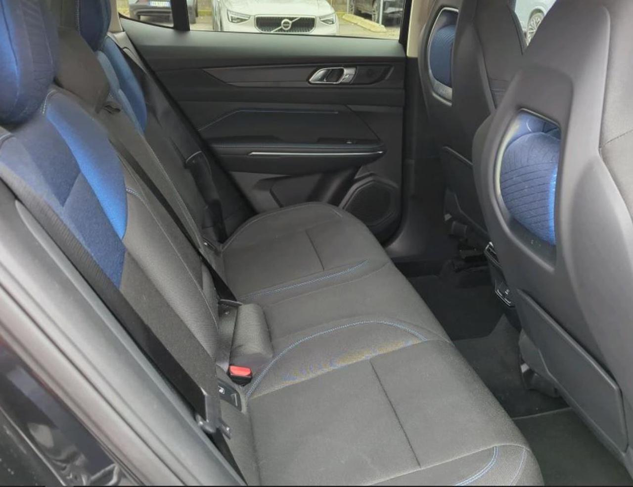 LYNK & CO 01 PHEV - 7