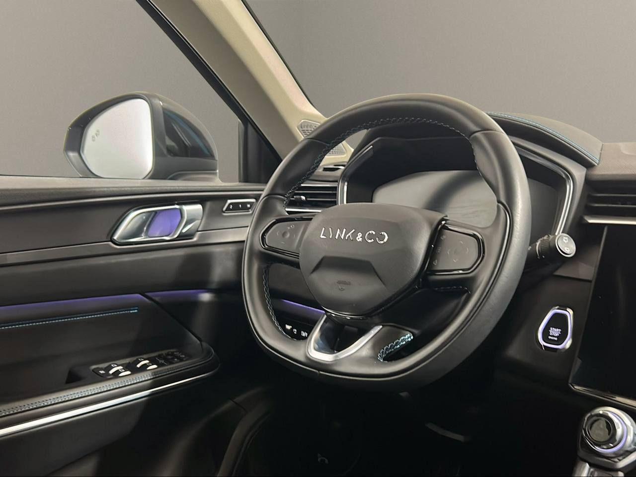 LYNK & CO 01 PHEV - 26