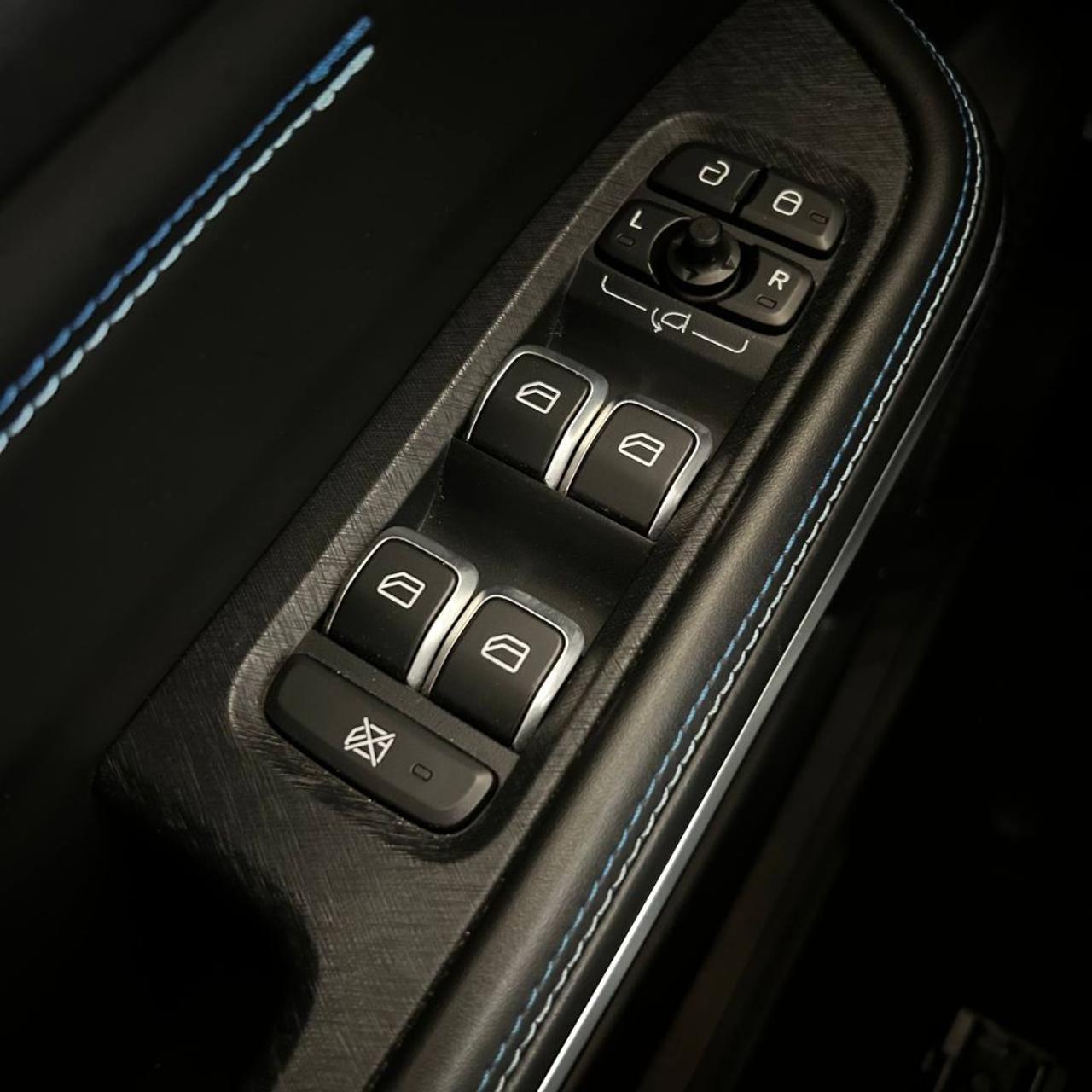 LYNK & CO 01 PHEV - 36