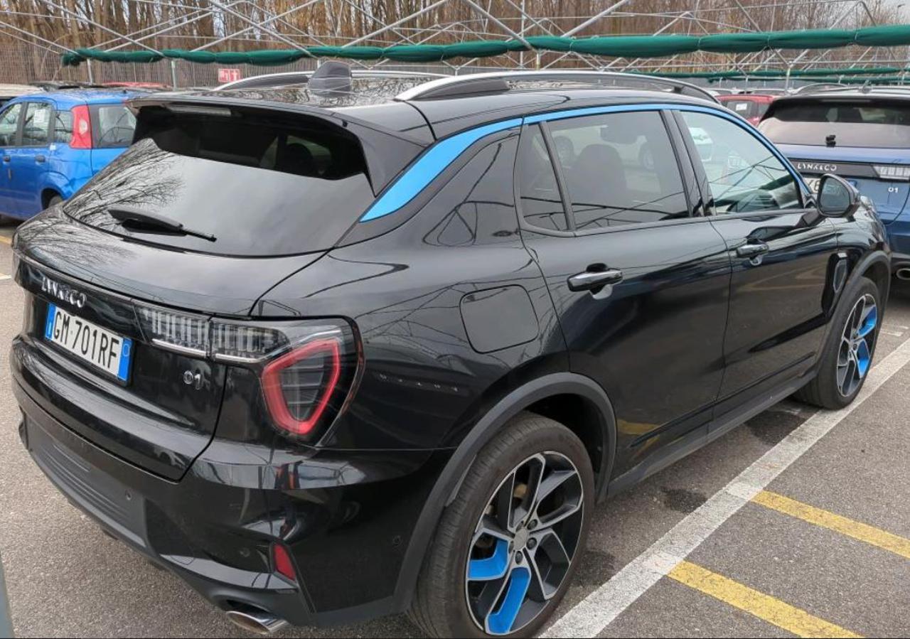 LYNK & CO 01 PHEV - 4