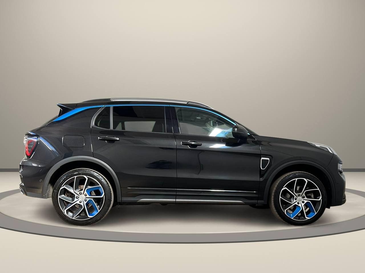 LYNK & CO 01 PHEV - 4