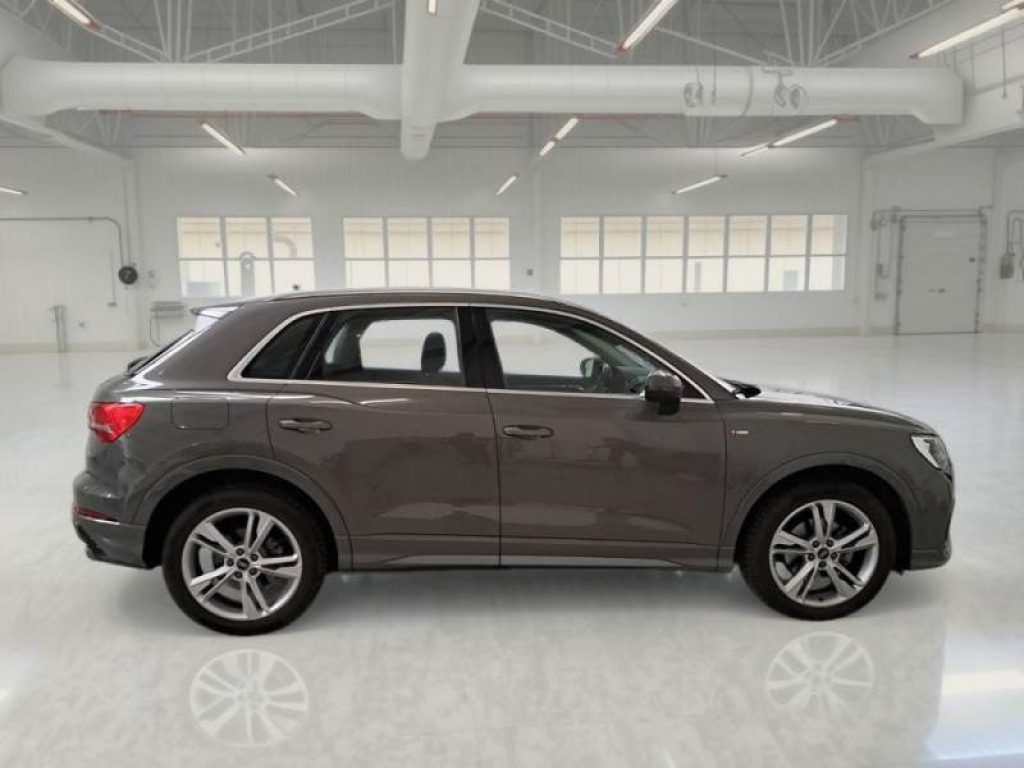 AUDI Q3 35 TDI S tronic S line edition - 4