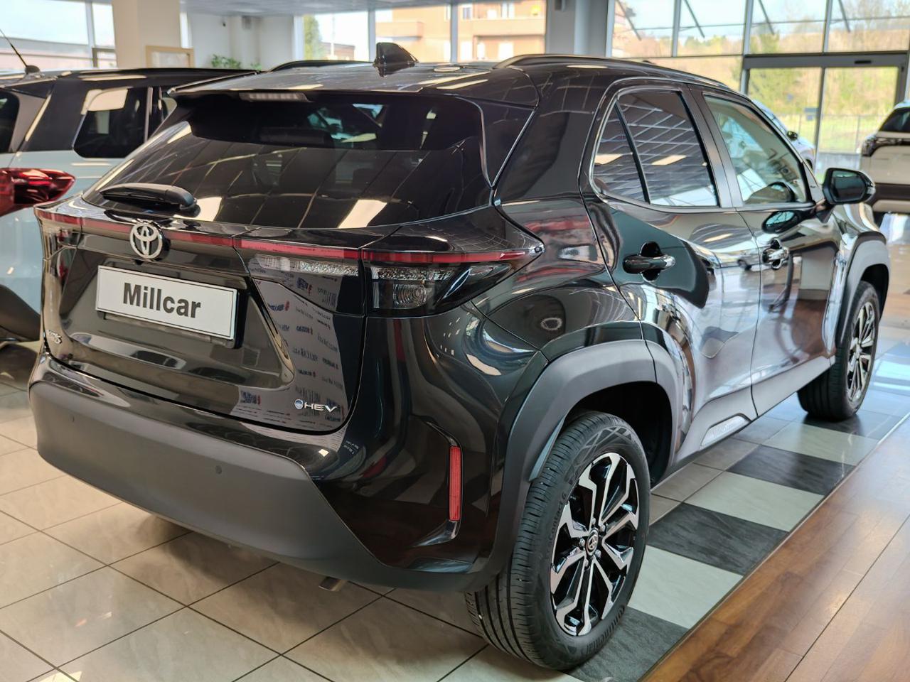 TOYOTA Yaris Cross 1.5 Hybrid 5p. E-CVT Trend - 4