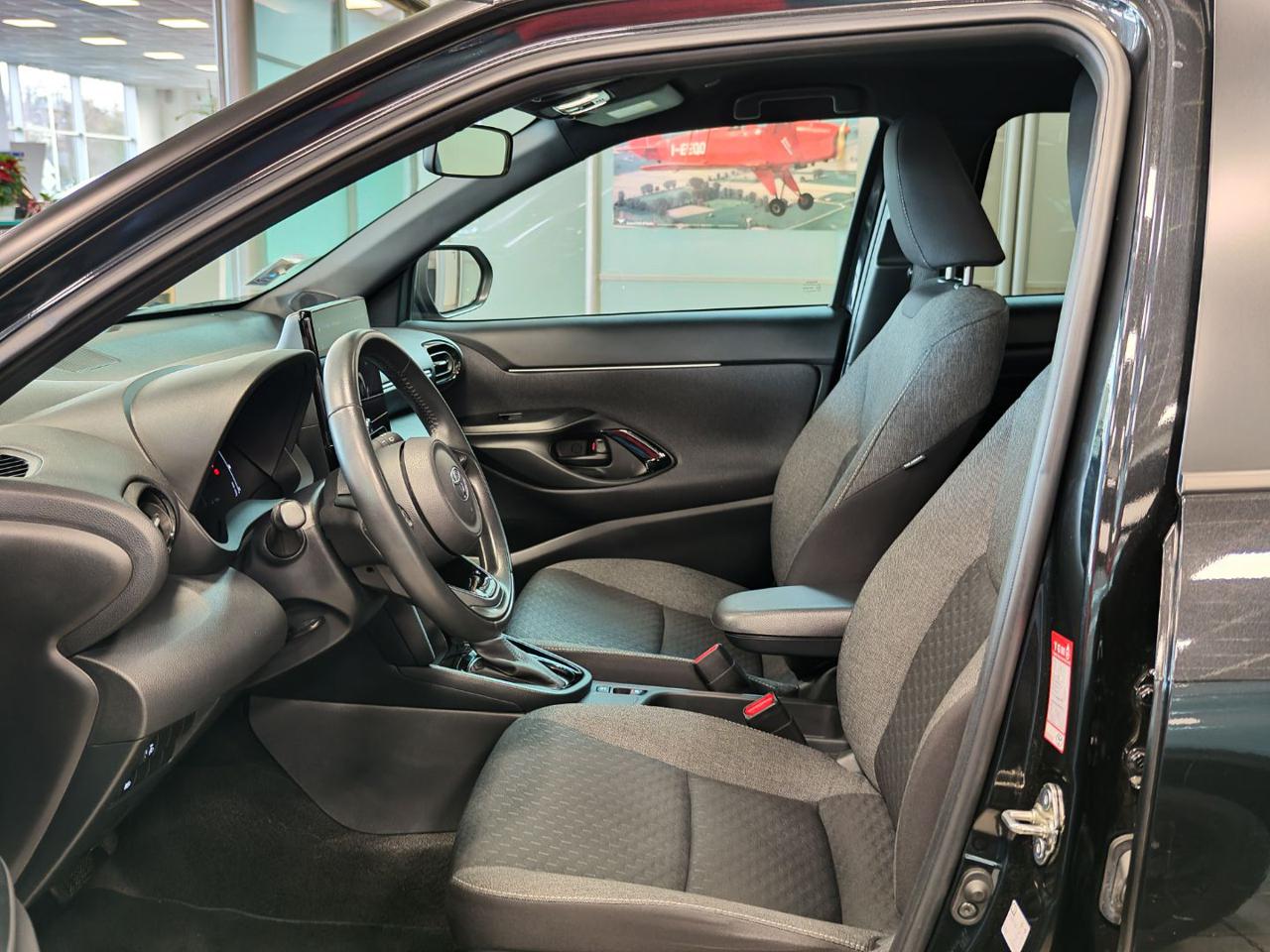 TOYOTA Yaris Cross 1.5 Hybrid 5p. E-CVT Trend - 8