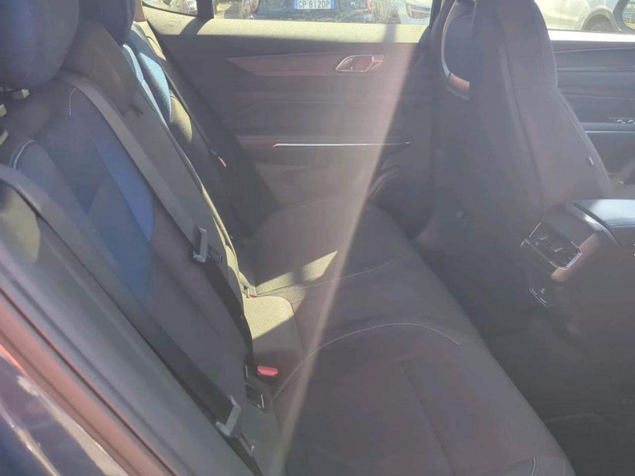 LYNK & CO 01 PHEV - 7