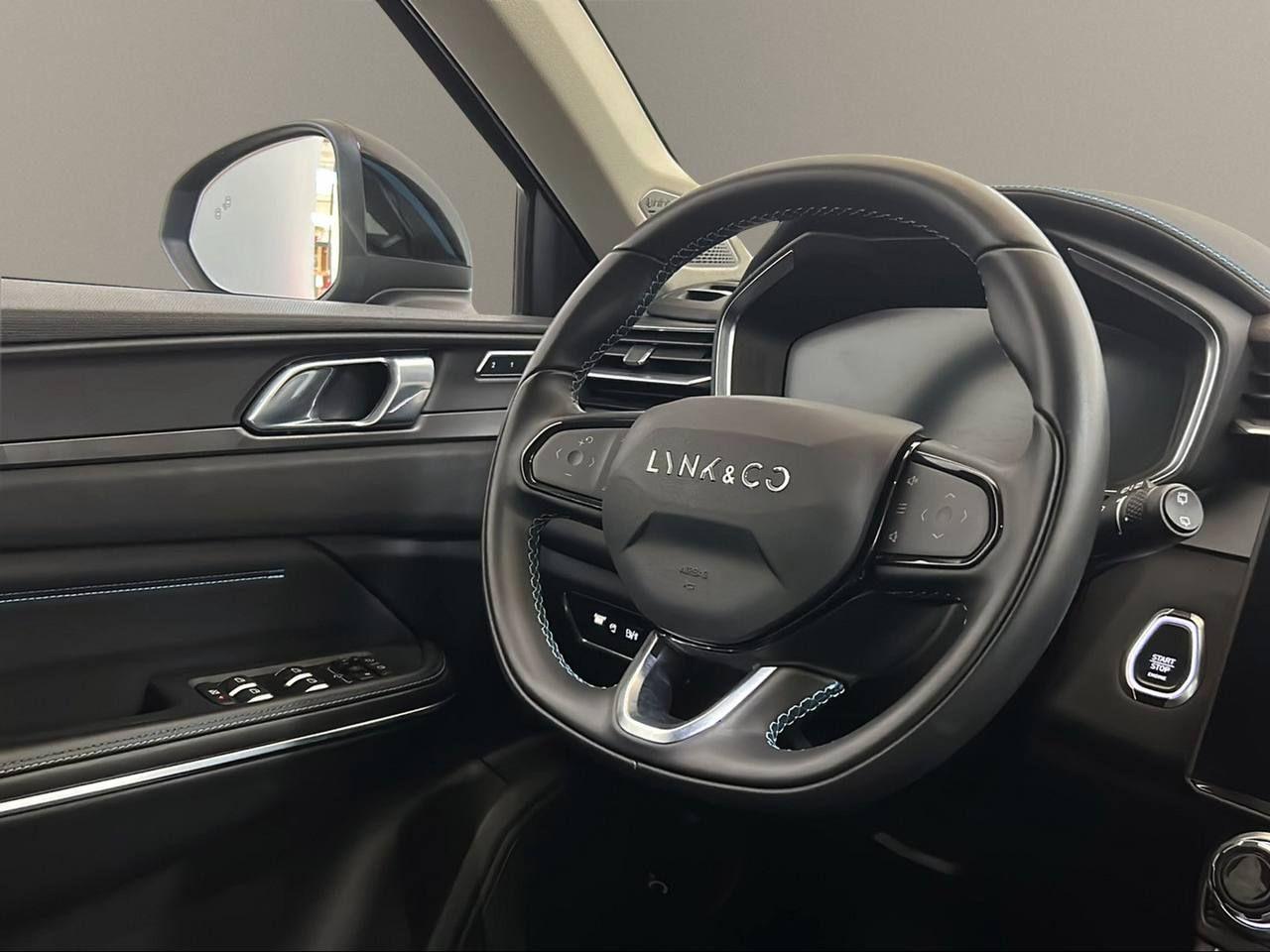 LYNK & CO 01 PHEV - 26