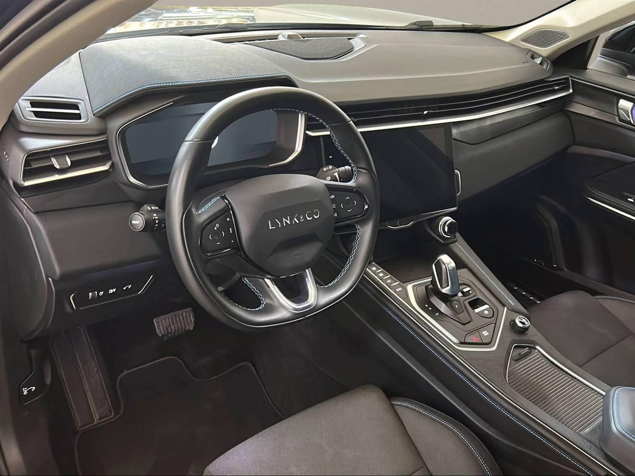 LYNK & CO 01 PHEV - 21