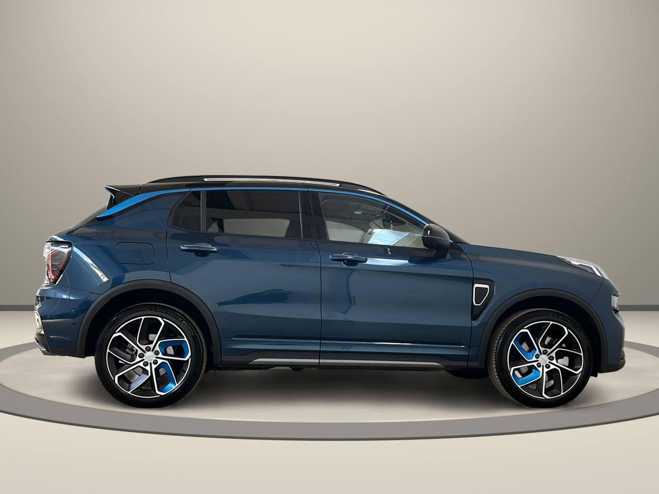 LYNK & CO 01 PHEV - 4