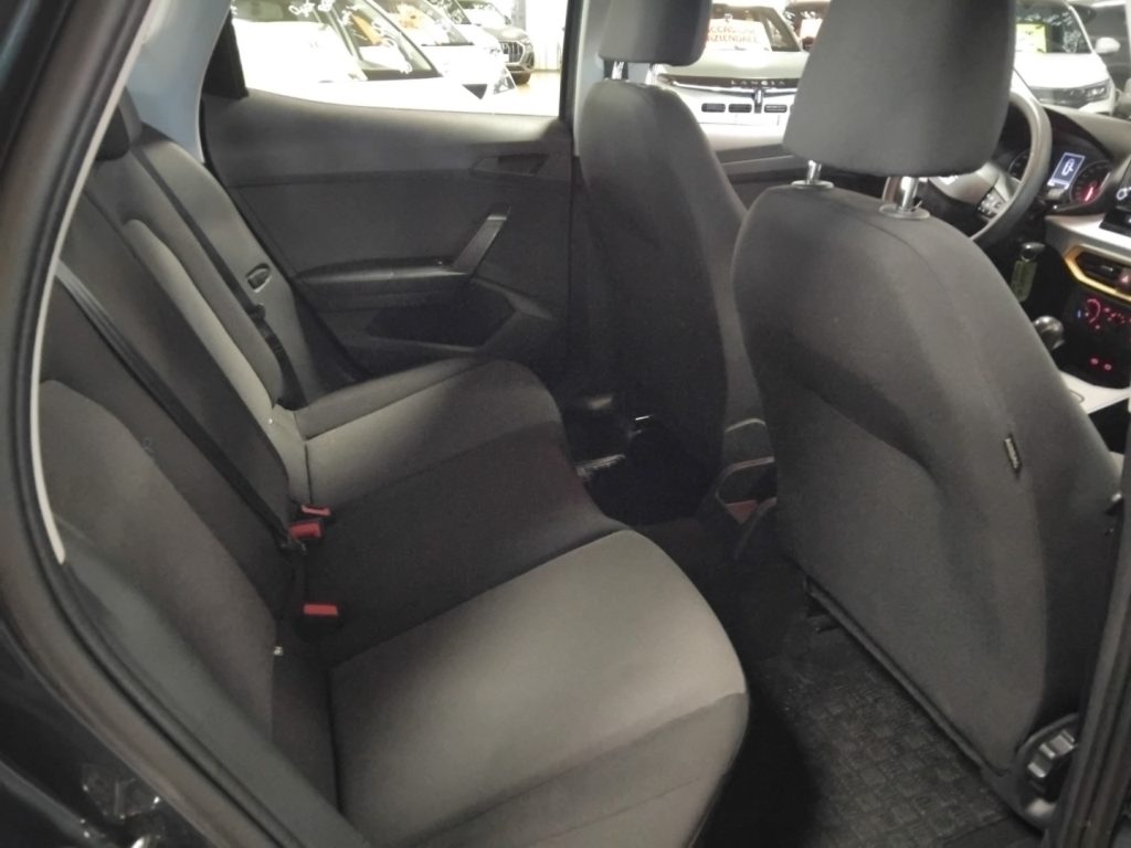 SEAT Arona 1.0 EcoTSI Reference 16 FULL LINK - 9