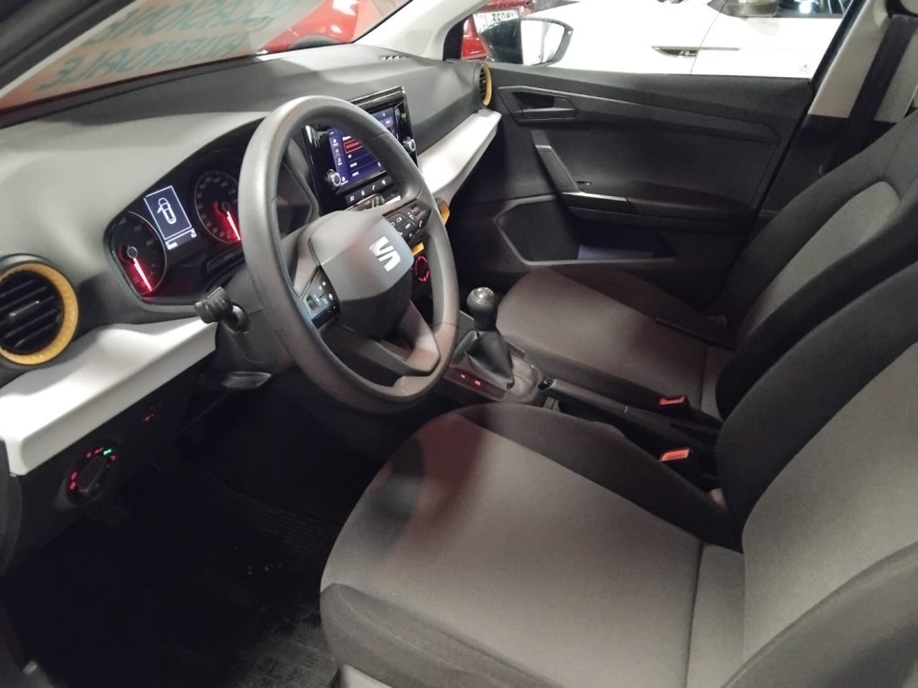 SEAT Arona 1.0 EcoTSI Reference 16 FULL LINK - 13