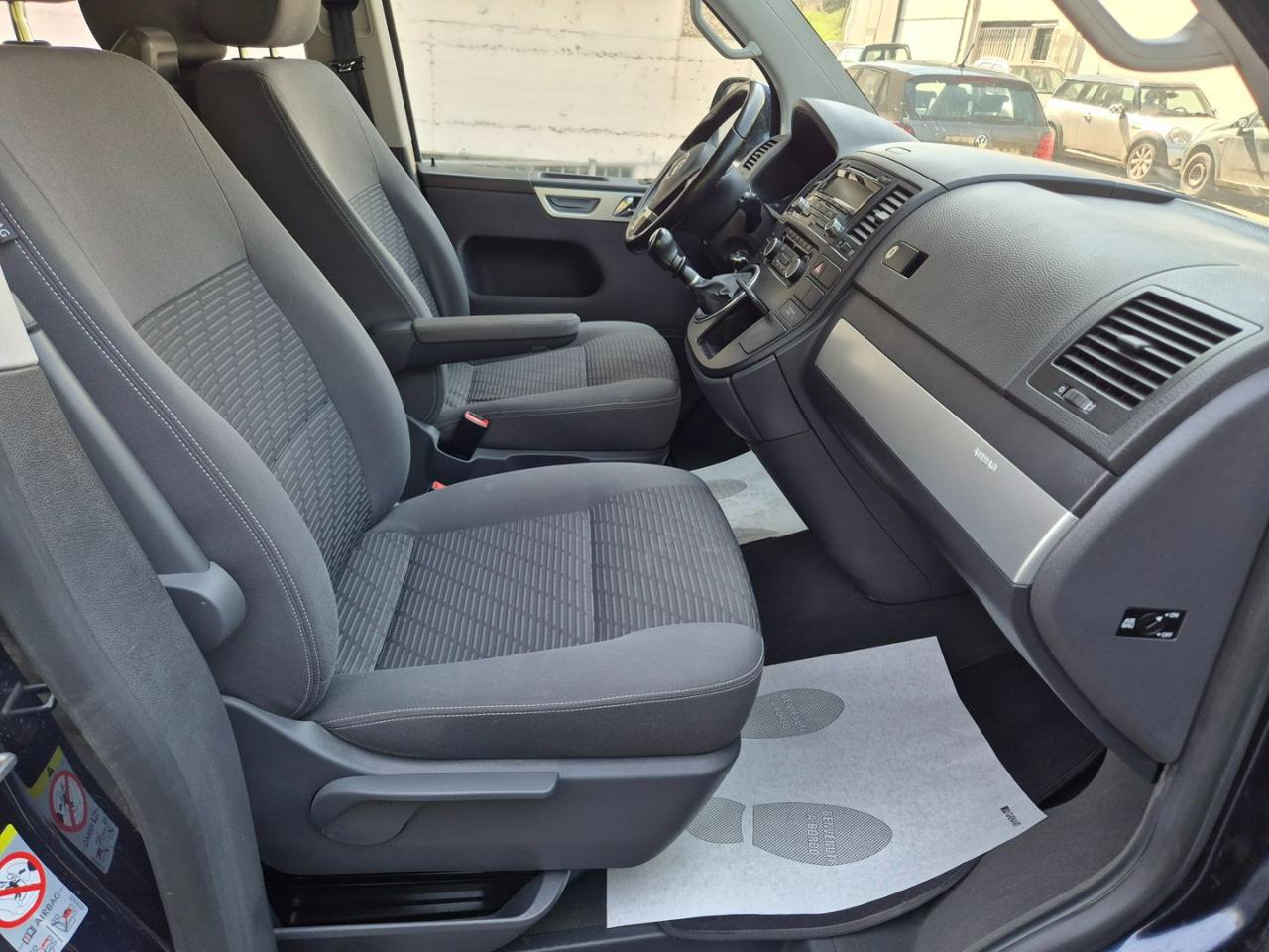 VOLKSWAGEN Multivan T5 2.0 TDI 140CV Comfortline - 16