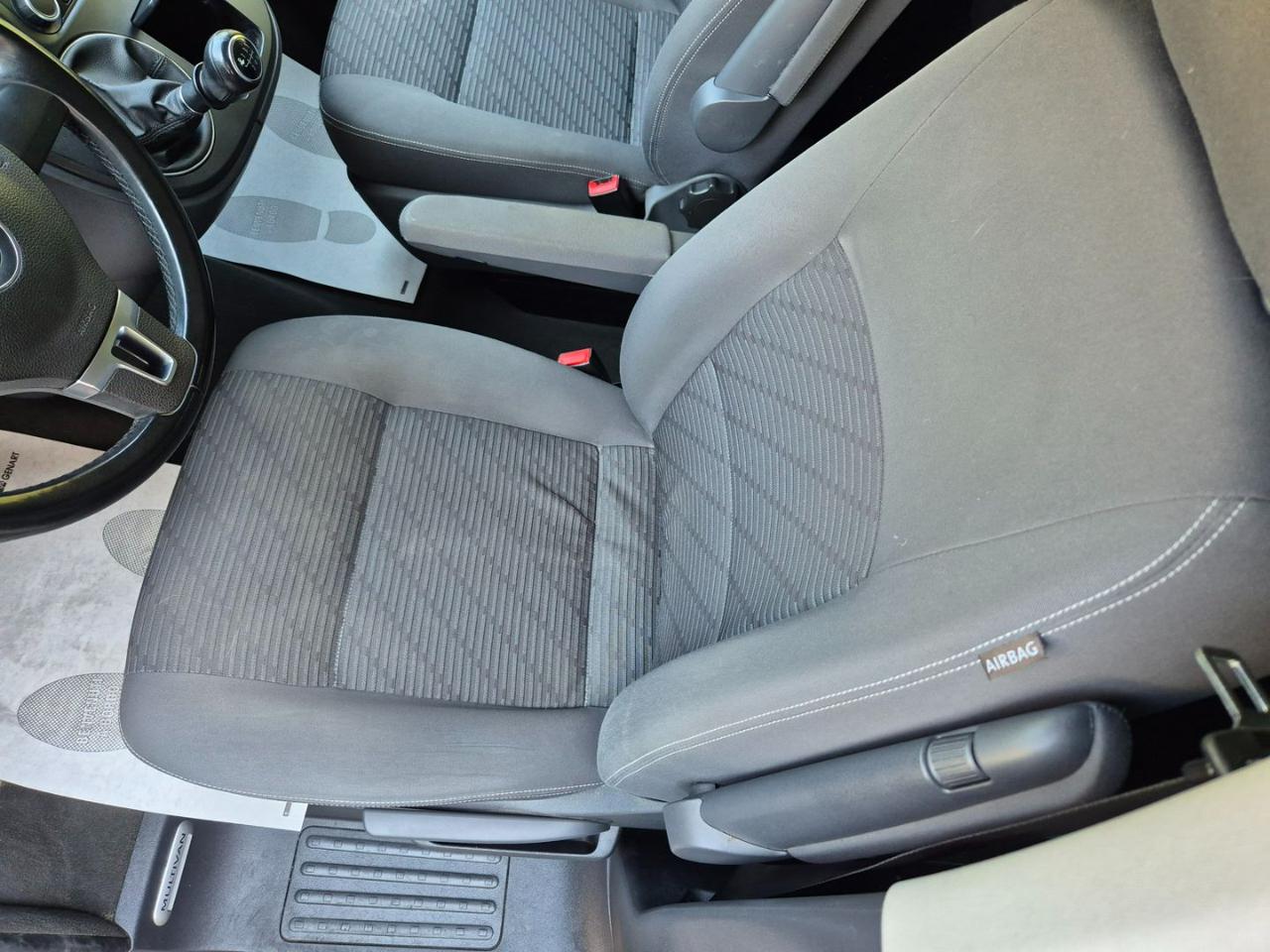 VOLKSWAGEN Multivan T5 2.0 TDI 140CV Comfortline - 11