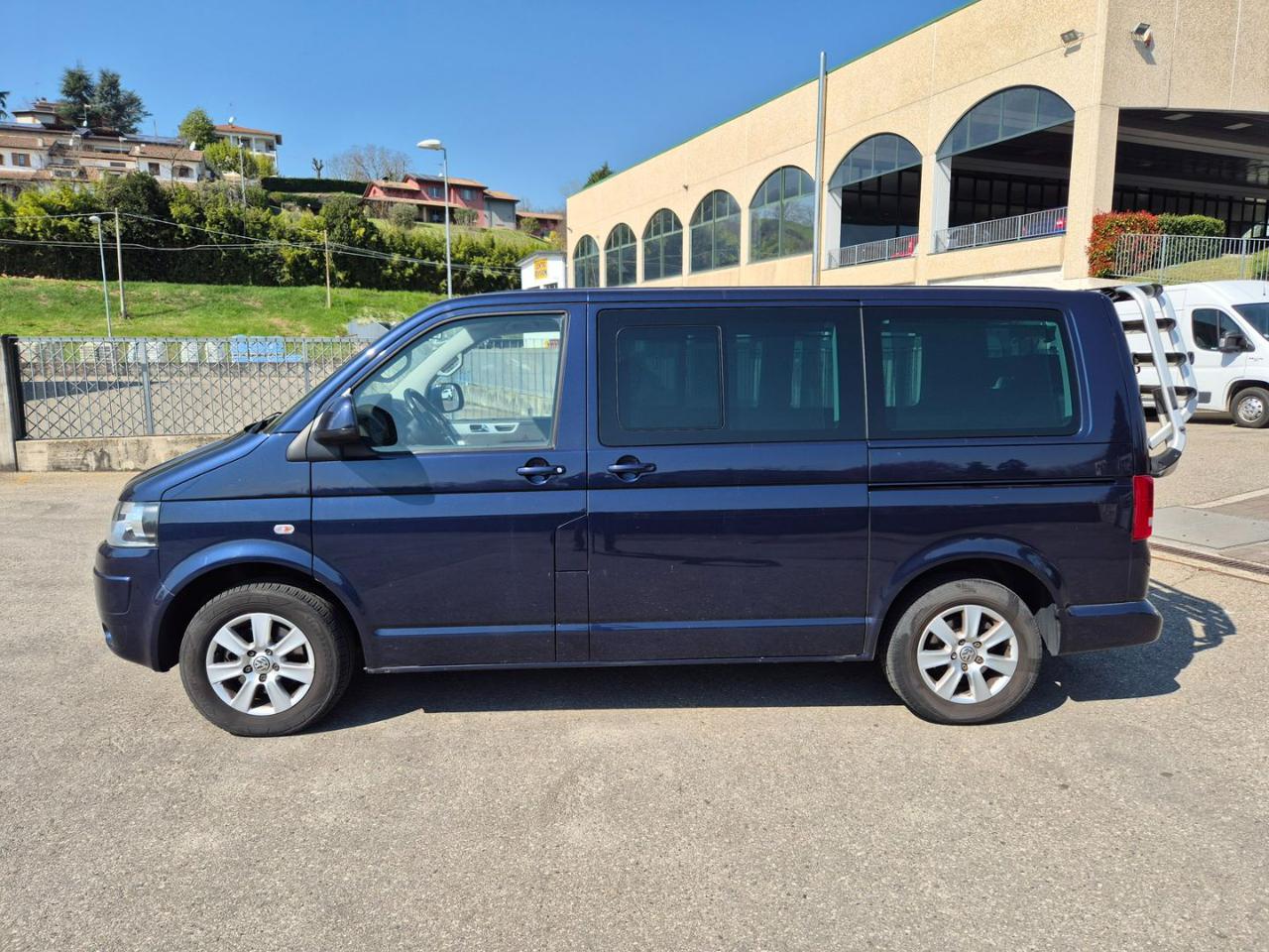 VOLKSWAGEN Multivan T5 2.0 TDI 140CV Comfortline - 3