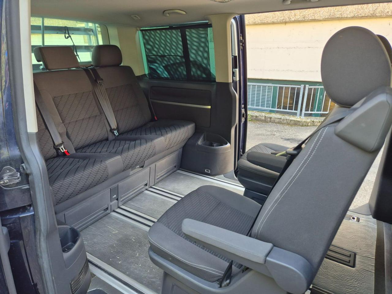 VOLKSWAGEN Multivan T5 2.0 TDI 140CV Comfortline - 15