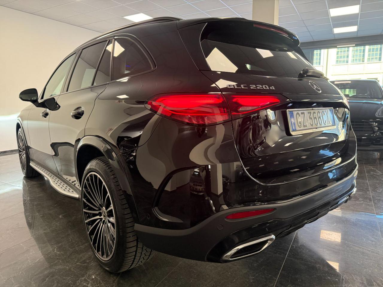 Mercedes-Benz GLC 220 d 4Matic Mild Hybrid AMG Line Premium Plus - NIGHT 2025 - foto 4