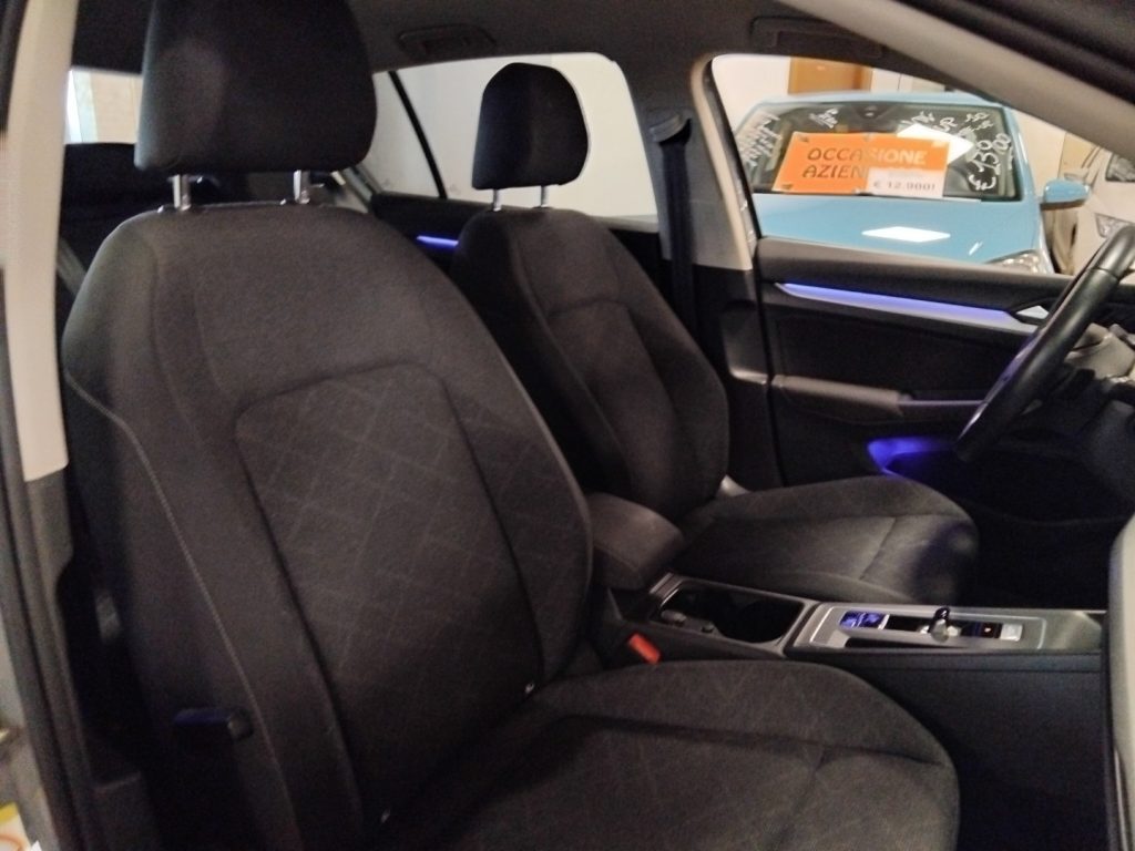 VOLKSWAGEN Golf 1.0 eTSI EVO Life DSG MHEV - 13