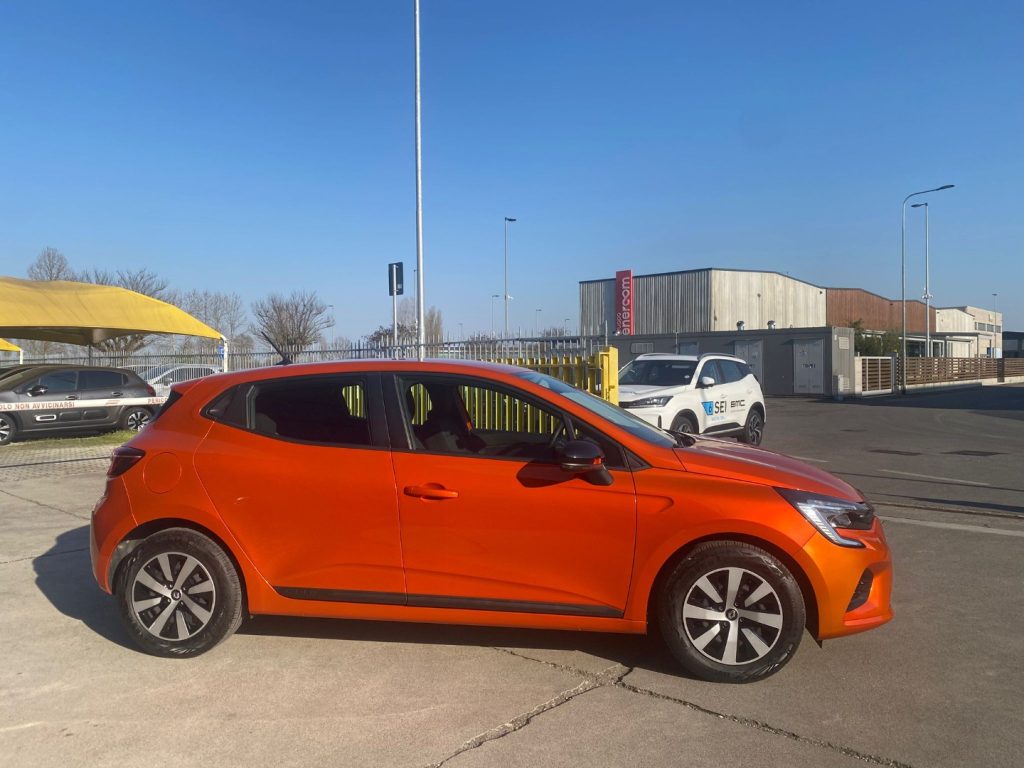 RENAULT Clio SCe 65 CV 5P Equilibre AZIENDALE OK NEOPATENTATI - 2