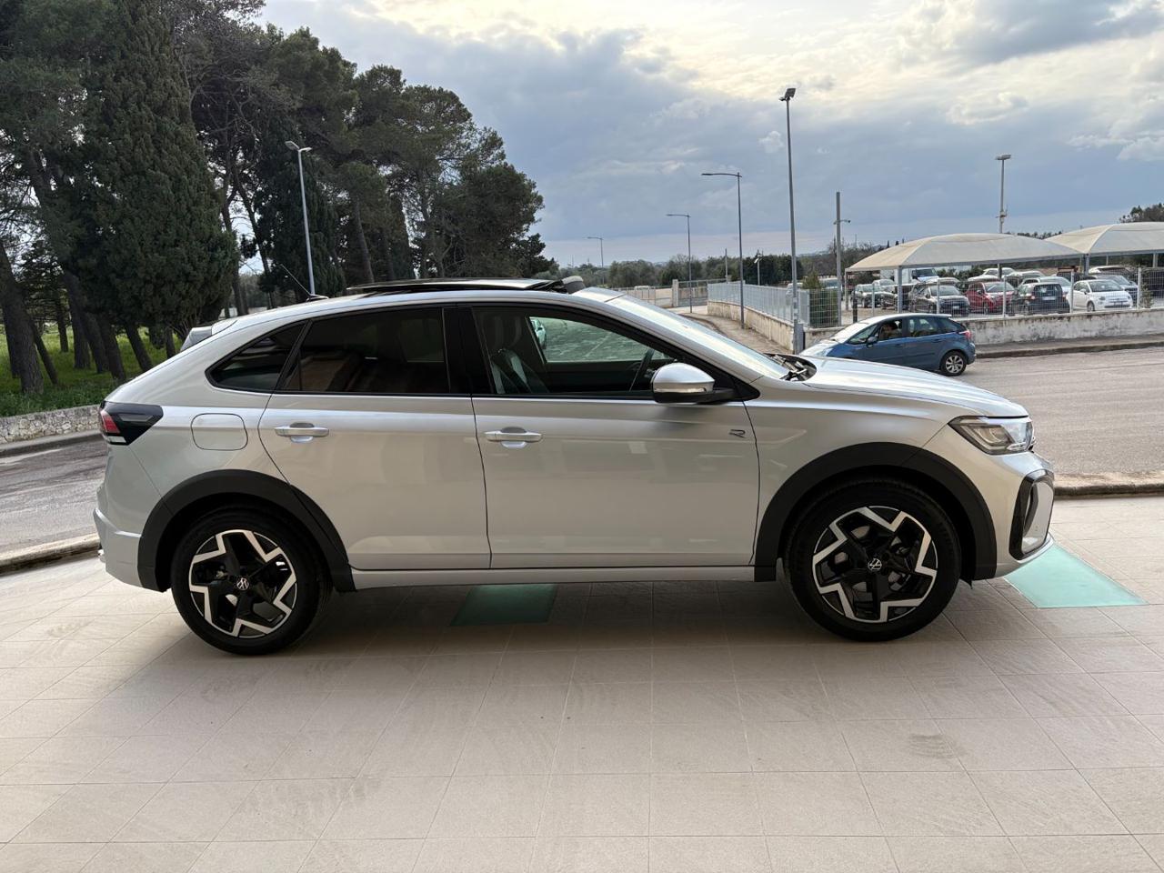 VOLKSWAGEN Taigo 1.0 TSI 115 CV R-Line TETTO APR/PAN - 4