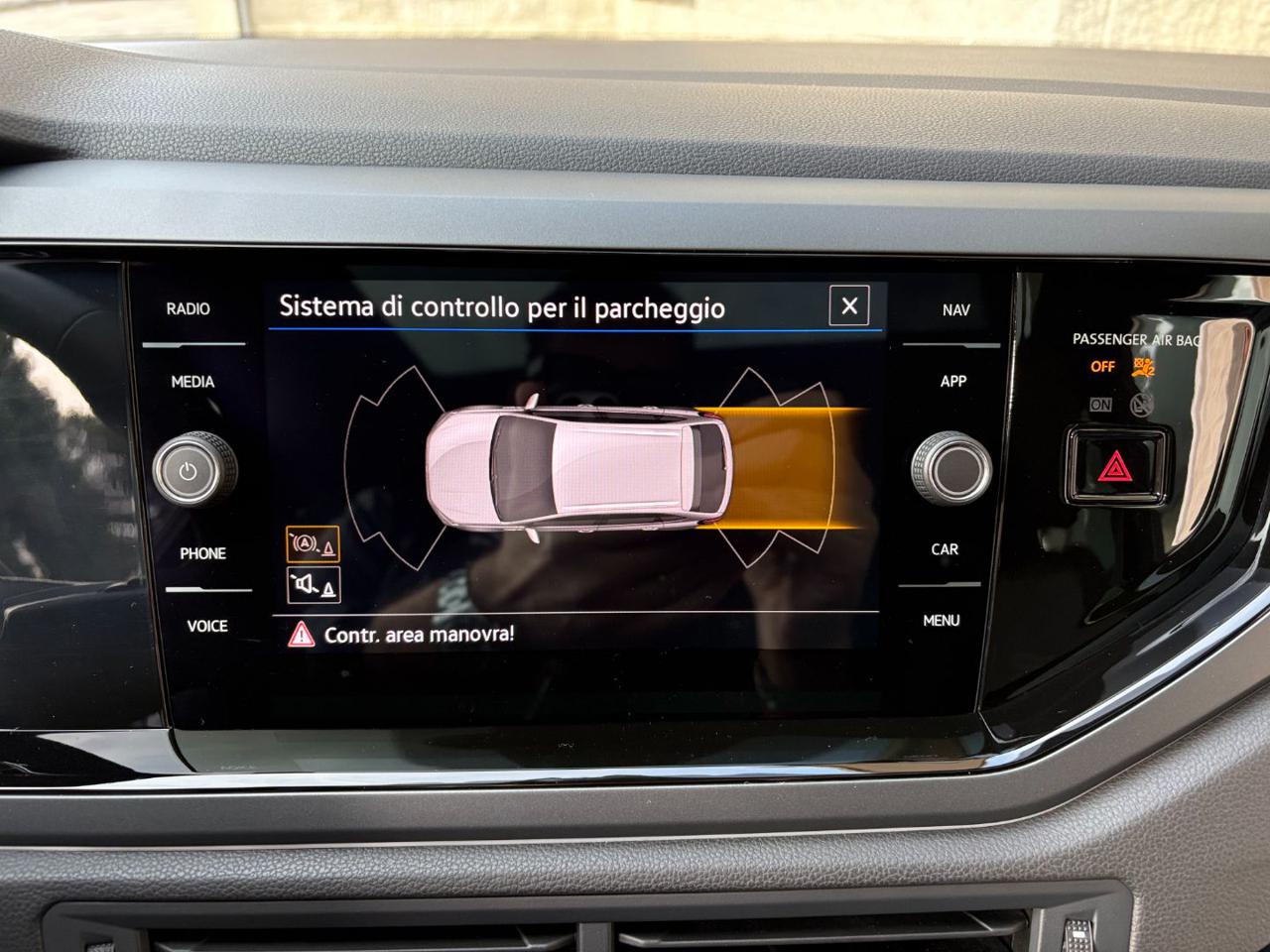 VOLKSWAGEN Taigo 1.0 TSI 115 CV R-Line TETTO APR/PAN - 26