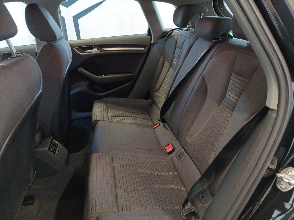 AUDI A3 A3 1.6 tdi Sport 116cv s-tronic - 9