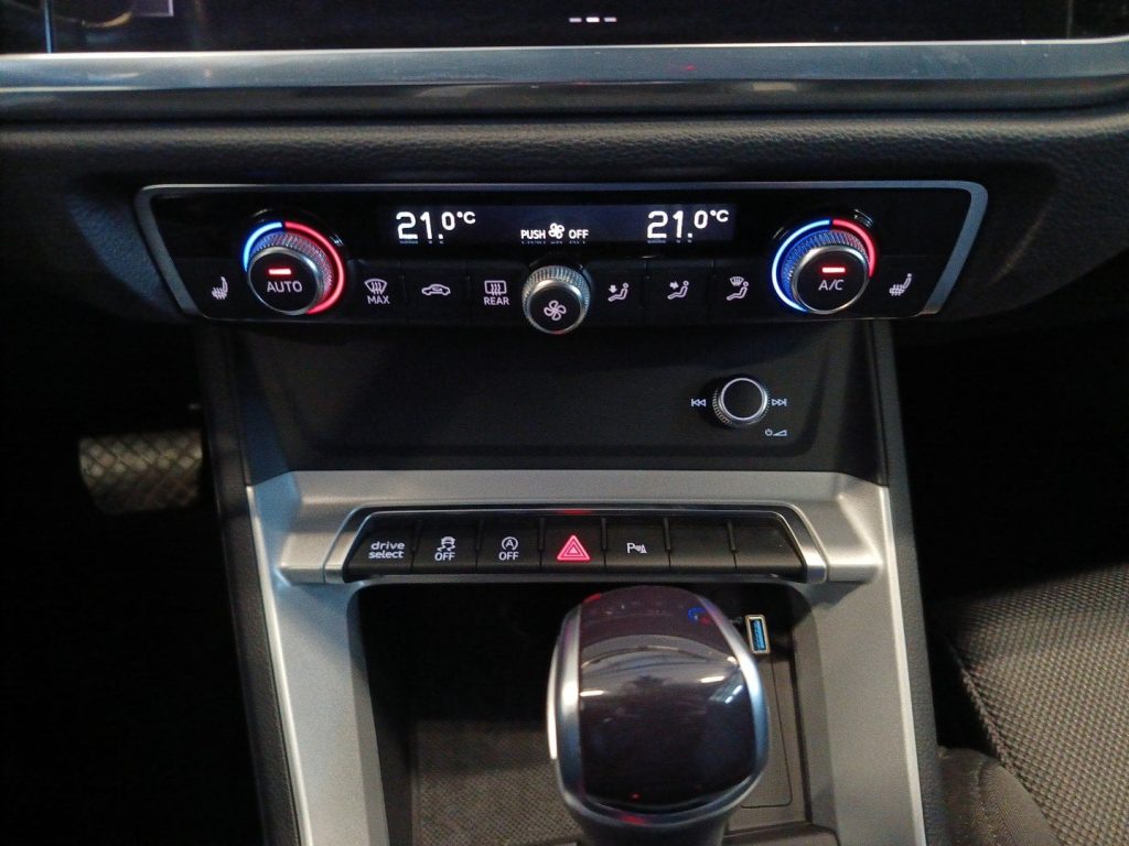 AUDI Q3 Sportback 35 TFSI S tronic S Line Edition - 13