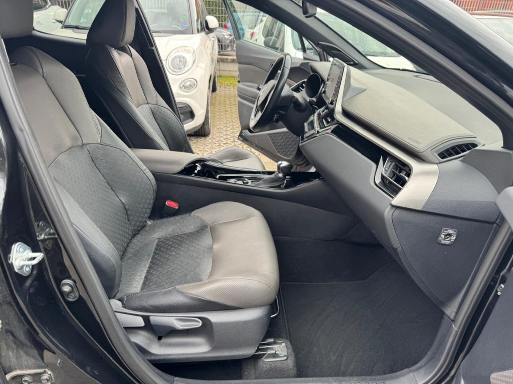 TOYOTA C-HR 1.8 Hybrid E-CVT Black Edition - 13