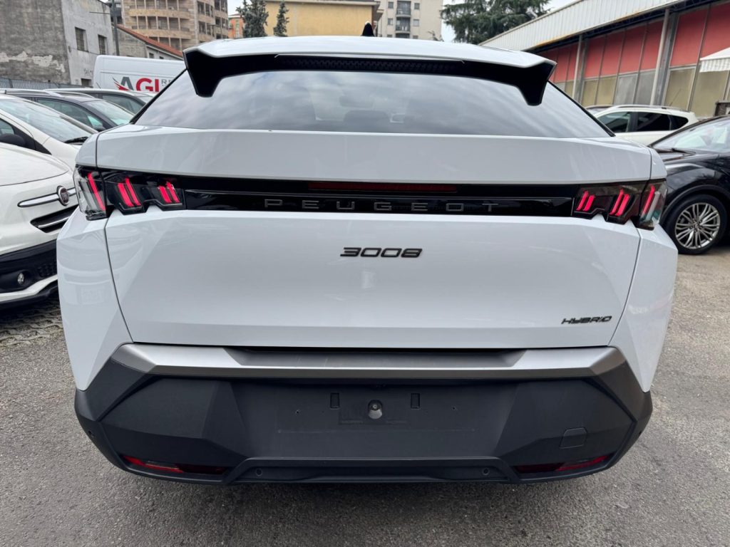 PEUGEOT 3008 Hybrid 145 e-DCS6 ALLURE + CERCHI 19 - 6