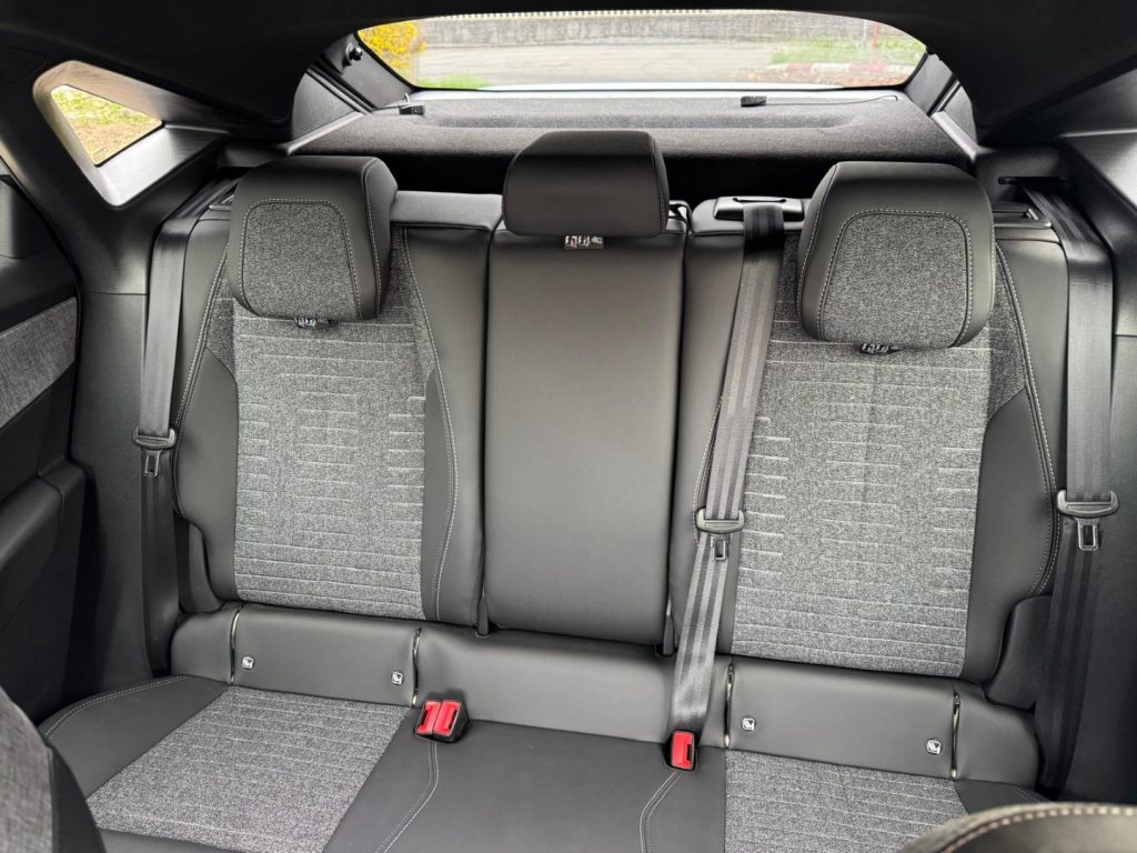 PEUGEOT 3008 Hybrid 145 e-DCS6 ALLURE + CERCHI 19 - 15