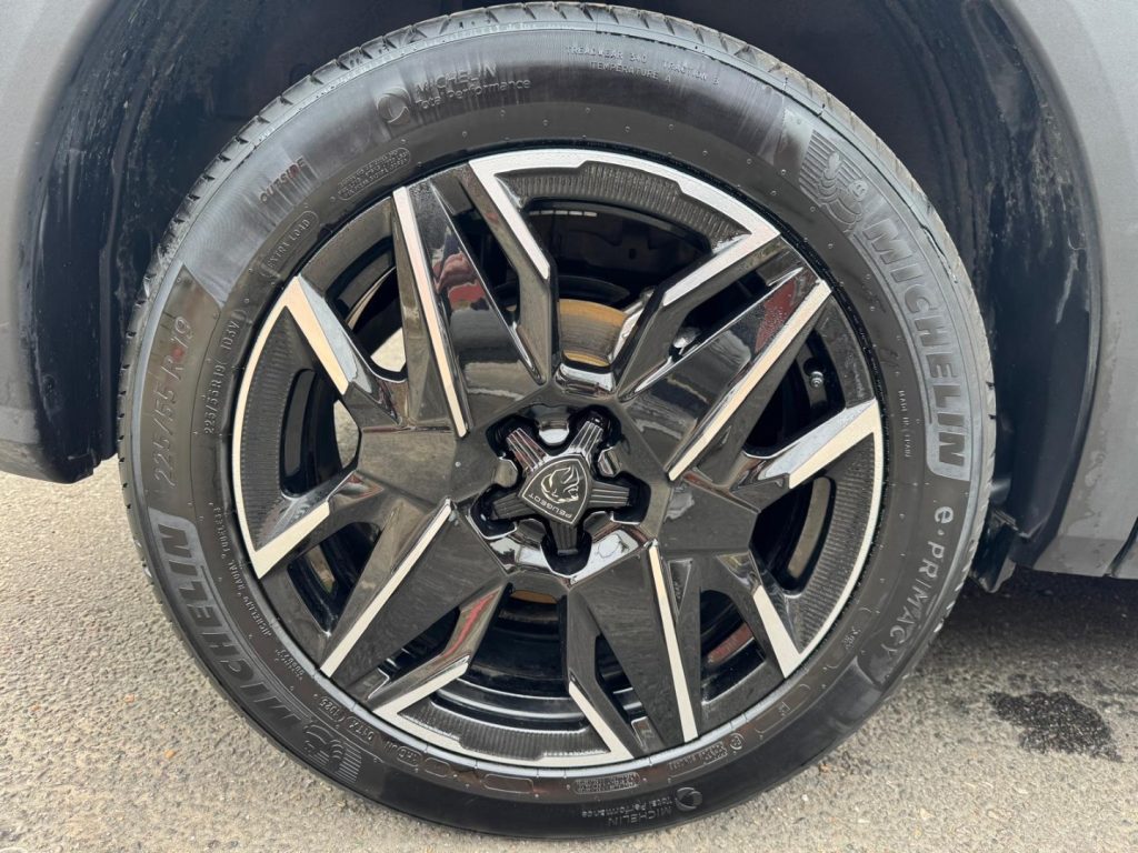 PEUGEOT 3008 Hybrid 145 e-DCS6 ALLURE + CERCHI 19 - 19