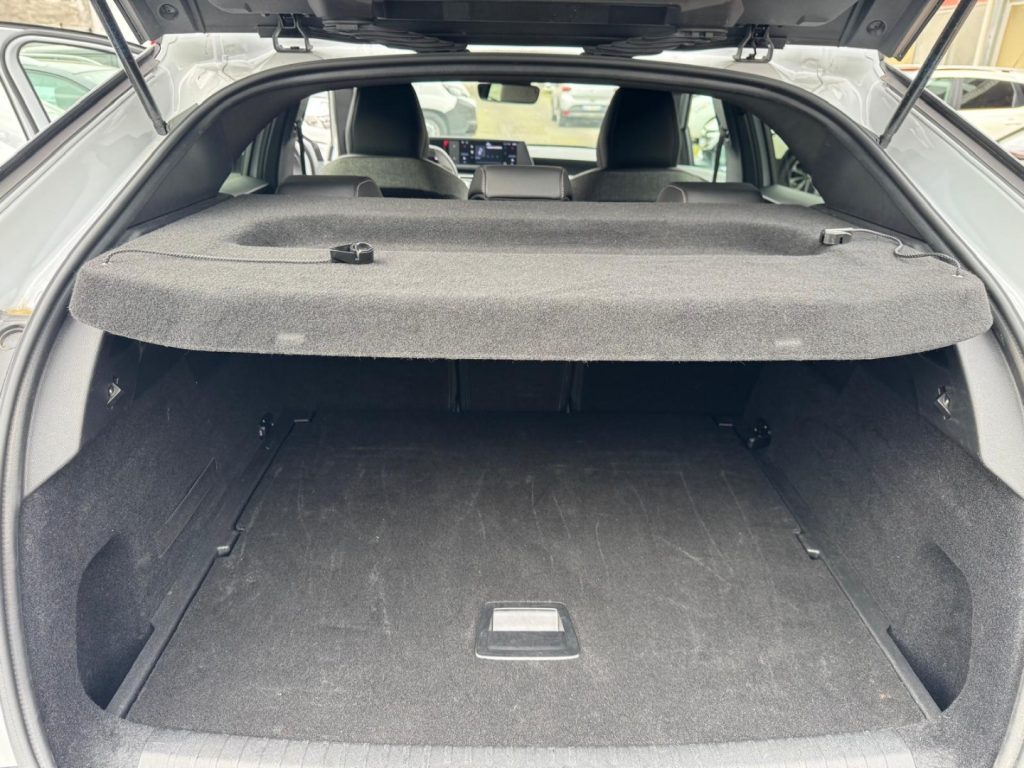 PEUGEOT 3008 Hybrid 145 e-DCS6 ALLURE + CERCHI 19 - 20