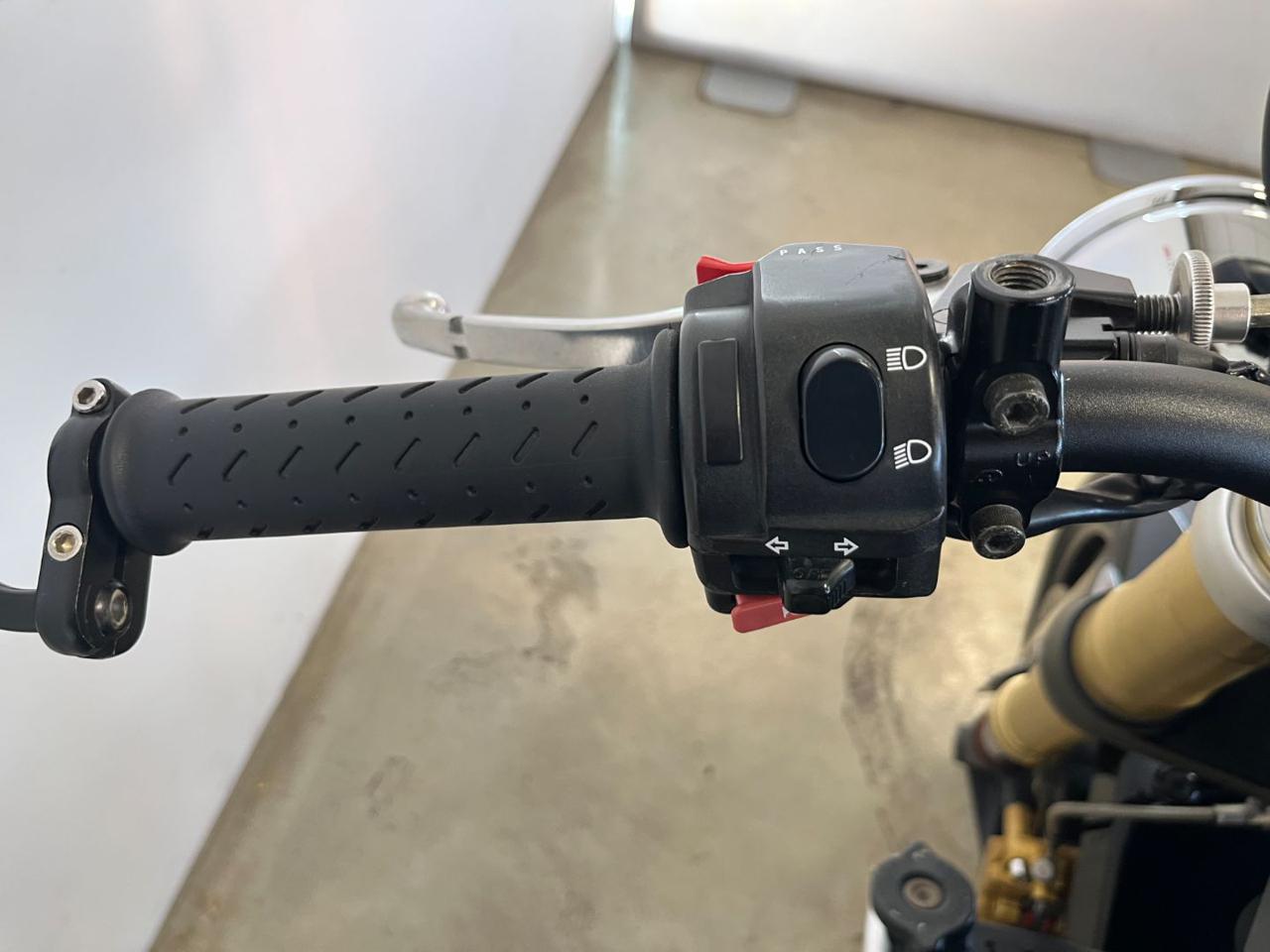 TRIUMPH Speed Triple 1050 SPEED TRIPLE 1050 - 12