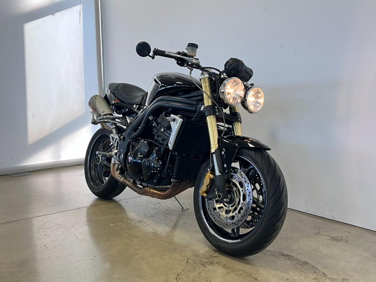 TRIUMPH Speed Triple 1050 SPEED TRIPLE 1050 - 2