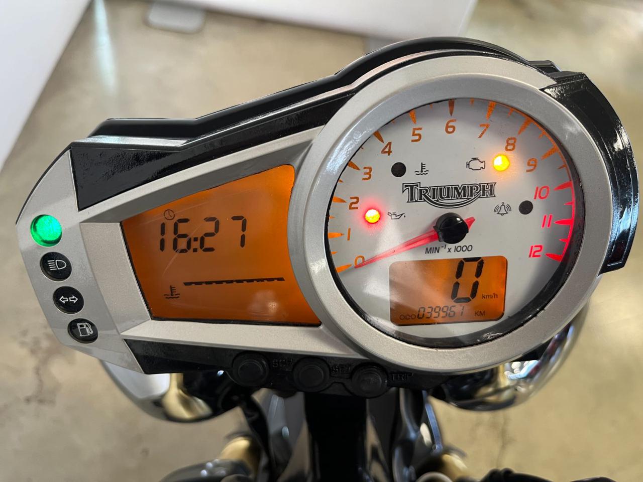 TRIUMPH Speed Triple 1050 SPEED TRIPLE 1050 - 13