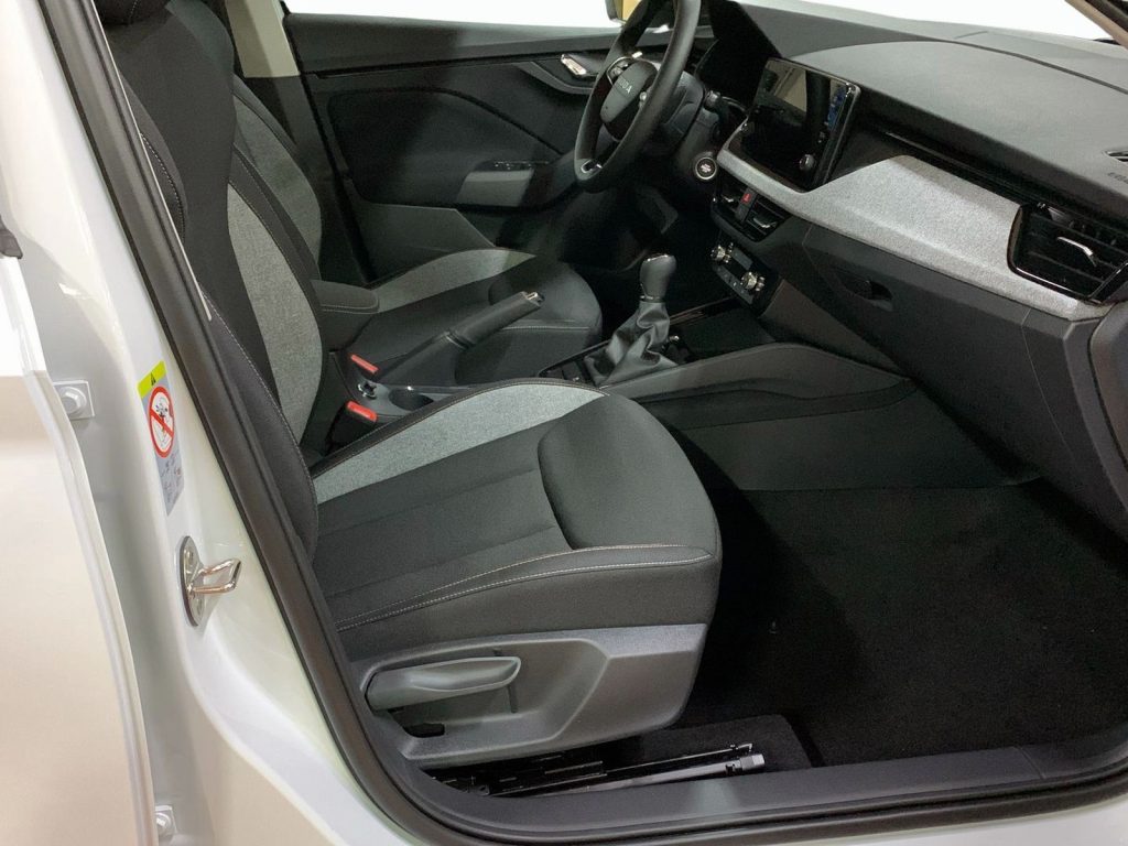 SKODA Kamiq 1.0 tsi black dots 95cv - 6