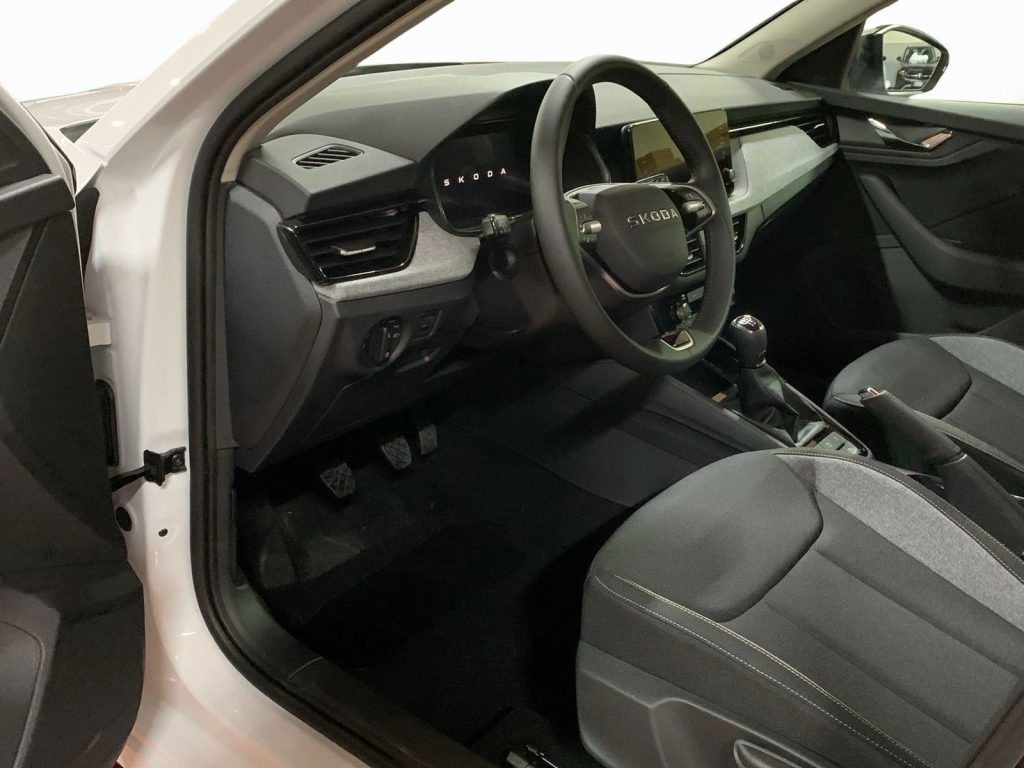 SKODA Kamiq 1.0 tsi black dots 95cv - 7