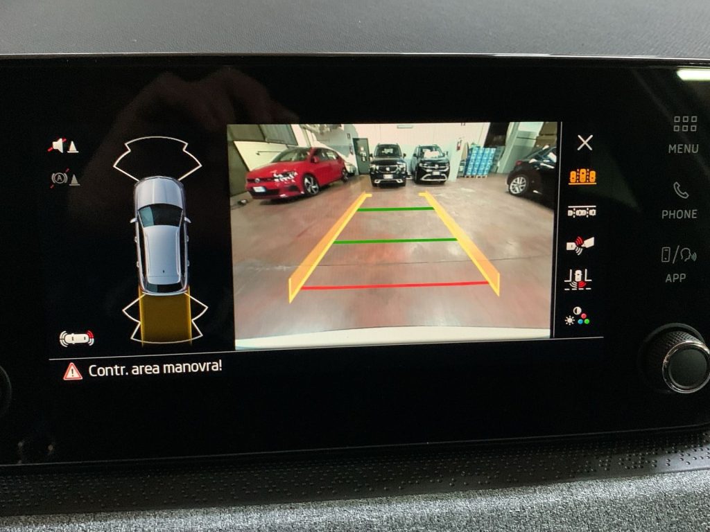 SKODA Kamiq 1.0 tsi black dots 95cv - 16