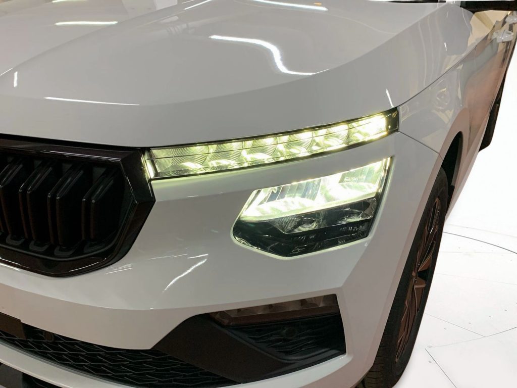 SKODA Kamiq 1.0 tsi black dots 95cv - 23