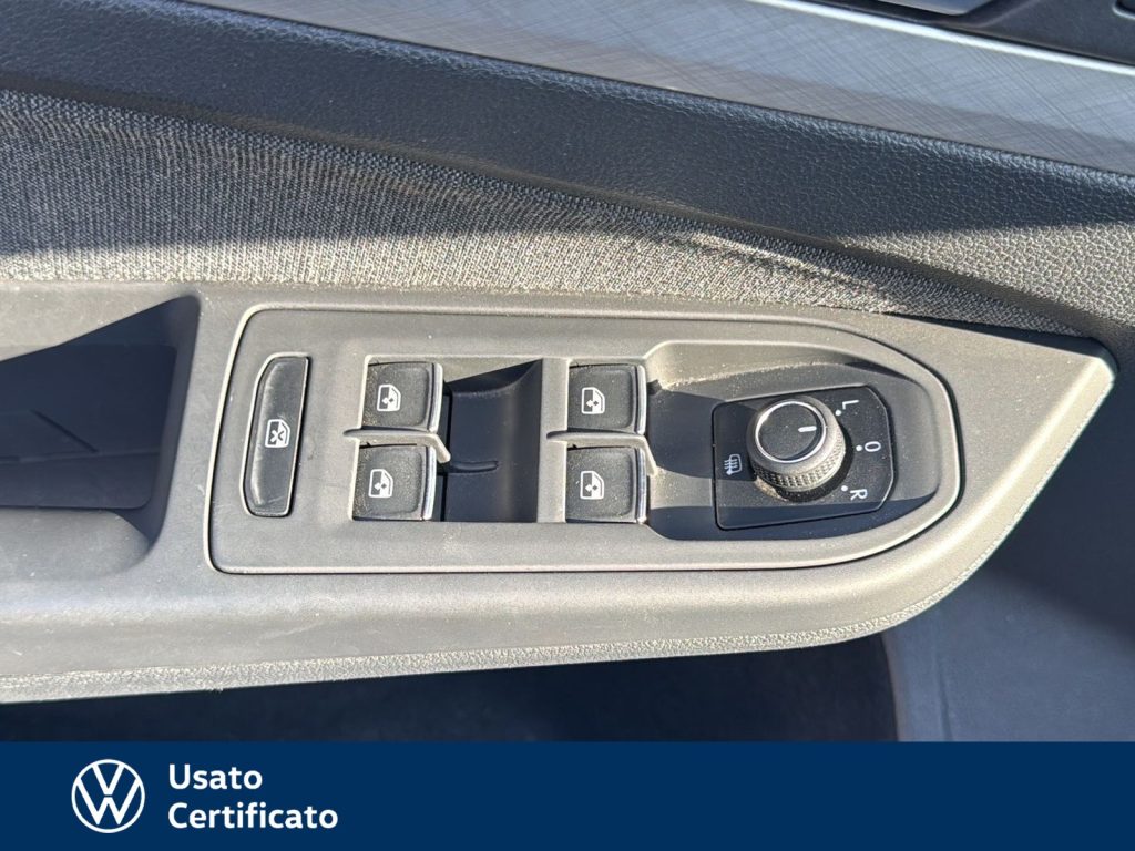 VOLKSWAGEN Golf Variant variant 2.0 tdi life 115cv dsg - 12