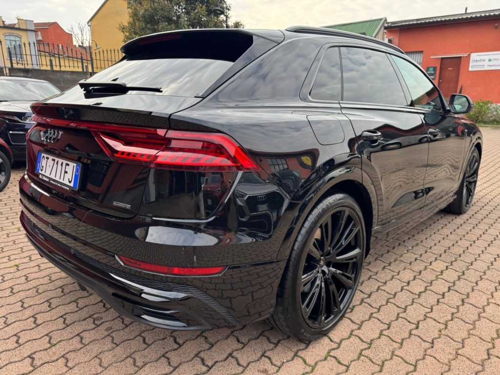 AUDI Q8 SUV 50 TDI 286 CV quattro tiptronic S line edition - 4