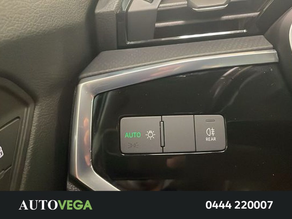 AUDI Q3 35 1.5 tfsi mhev business advanced s-tronic - 17