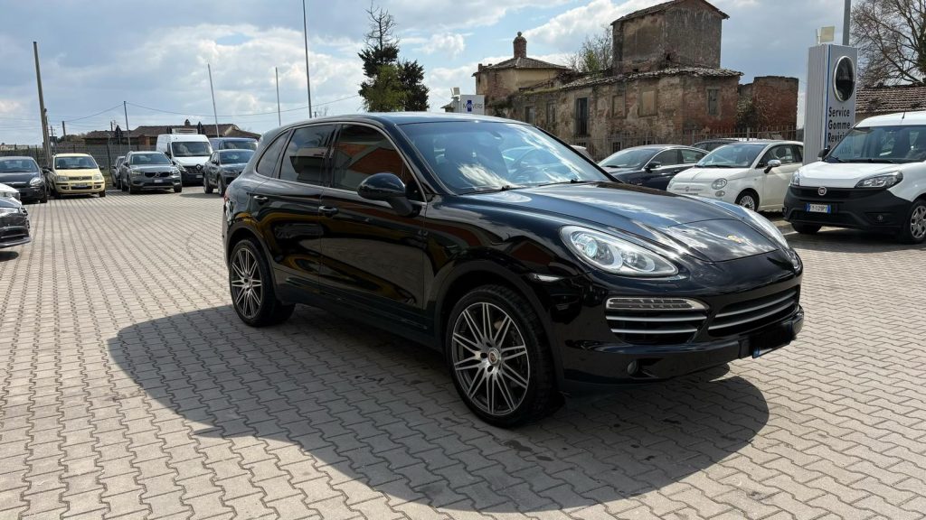PORSCHE Cayenne 3.0 Diesel PLATINUM EDITION - 2